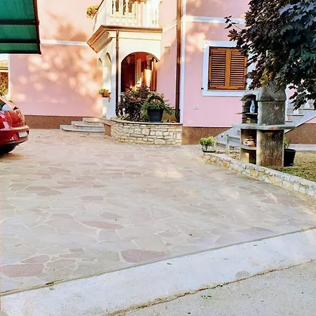 Radmila Nova Vas (Porec)