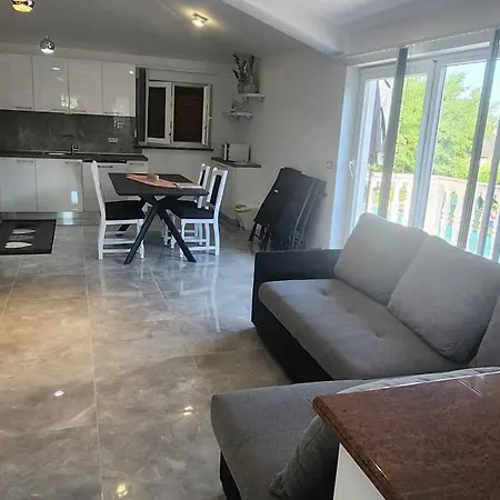 Radmila * Nova Vas (Porec)