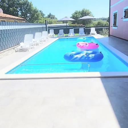 Radmila Nova Vas (Porec)