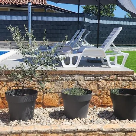Radmila * Nova Vas (Porec)