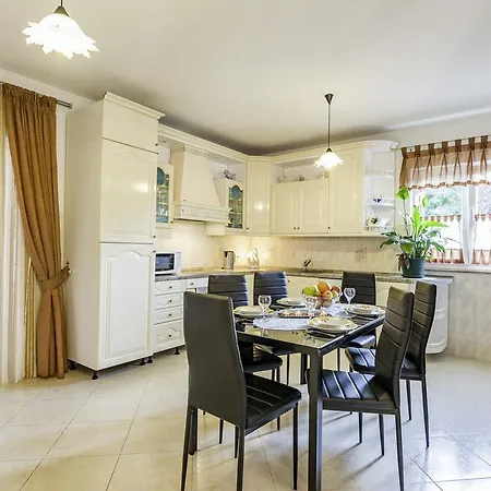 Apartament Radmila *